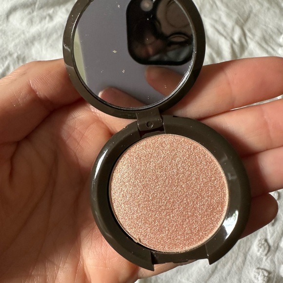 Becca Set Unused/Unopened - Picture 3 of 4